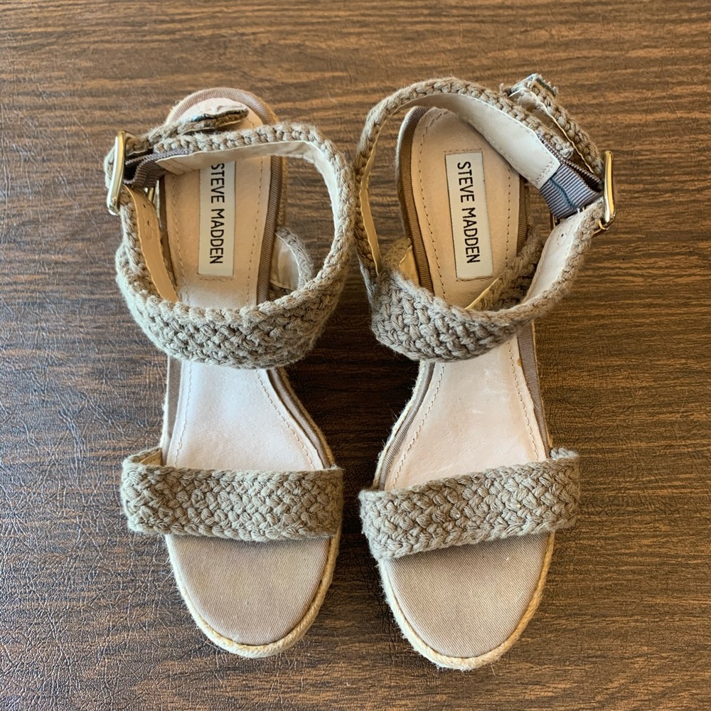 4/$25 Steven Madden Wedges